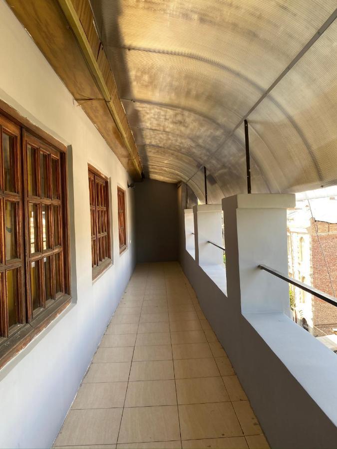 Red Door Leilighet Tbilisi Eksteriør bilde